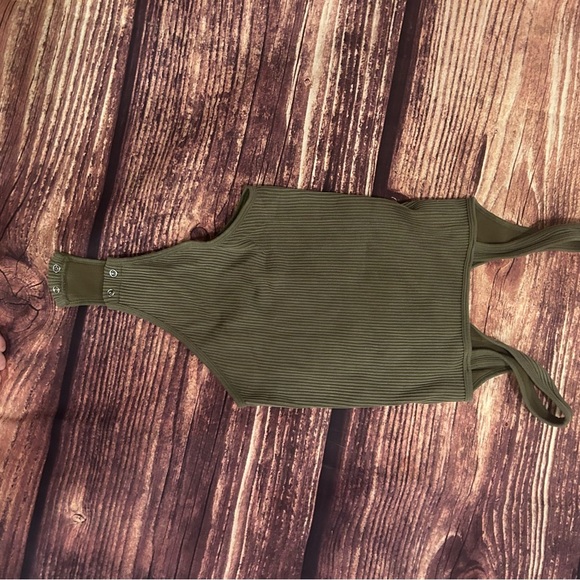 Women’s Aura V-Neck Green Bodysuit Size XXS/XS - Picture 4 of 4